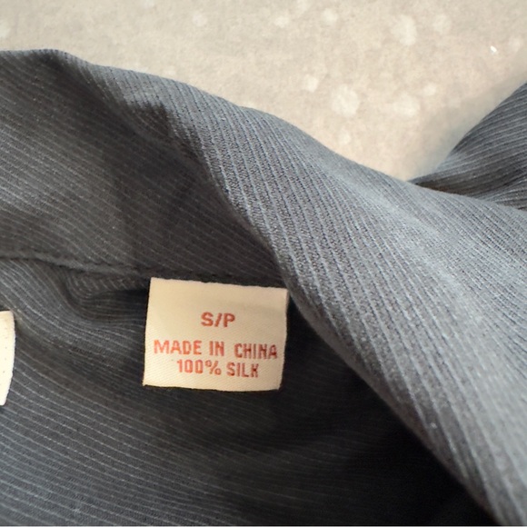 Tommy Bahama Mens Camp Shirt - Picture 4 of 7